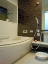 「ほっカラリ床」で優しく暖かな浴室へ